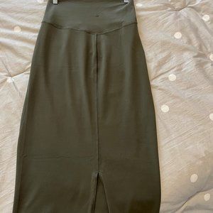Chic Lululemon olive green skirt